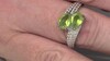 Anillo en plata con Peridoto (de Melo Essence)