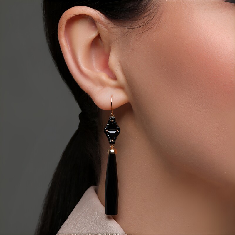 Orecchini in oro con Onice Nero (KM by Juwelo)