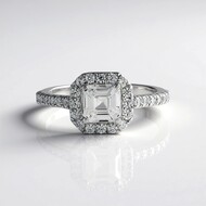 Anillo en plata con Zircón