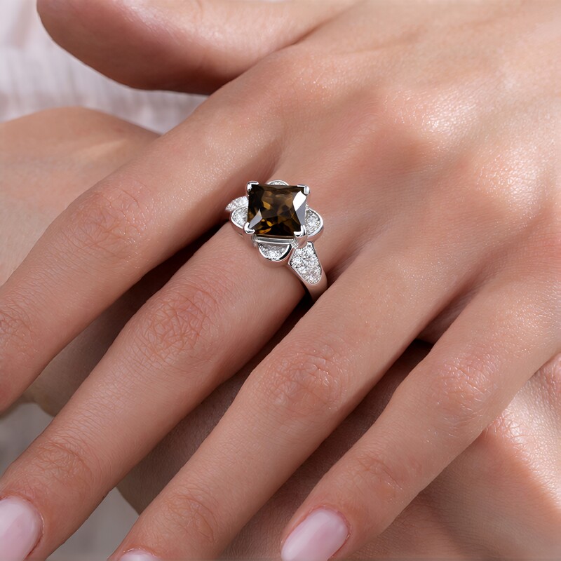 Anello in argento con Quarzo Fumè