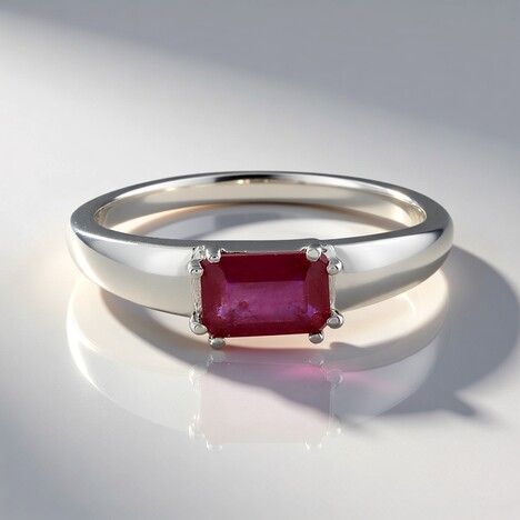 Anello in argento con Rubino del Madagascar