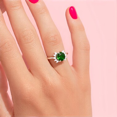 Anillo en plata con Diópsido de Rusia