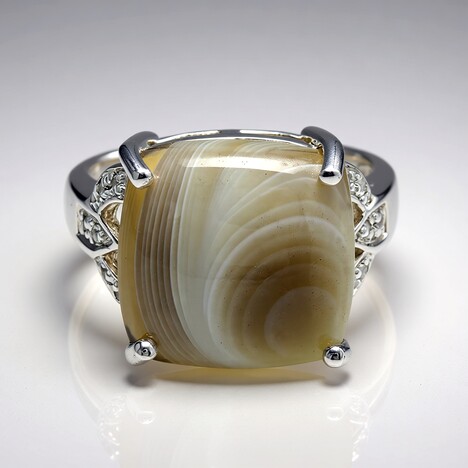 Anello in argento con Agata Botswana