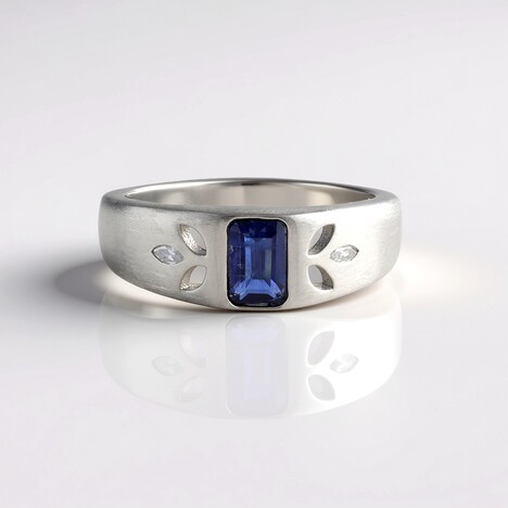 Anello in argento con Cianite del Nepal