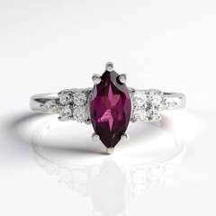 Anello in argento con Rodolite di Naktamunda