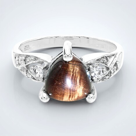 Anello in argento con Occhio di Tigre Rosso