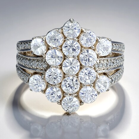 Anello in argento con Zircone
