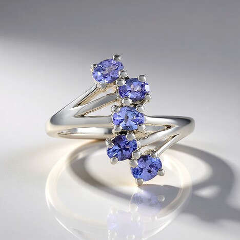 Anello in argento con Tanzanite