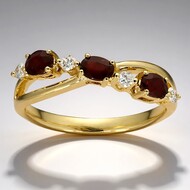 Anello in oro con Rubino Mozambico AAA