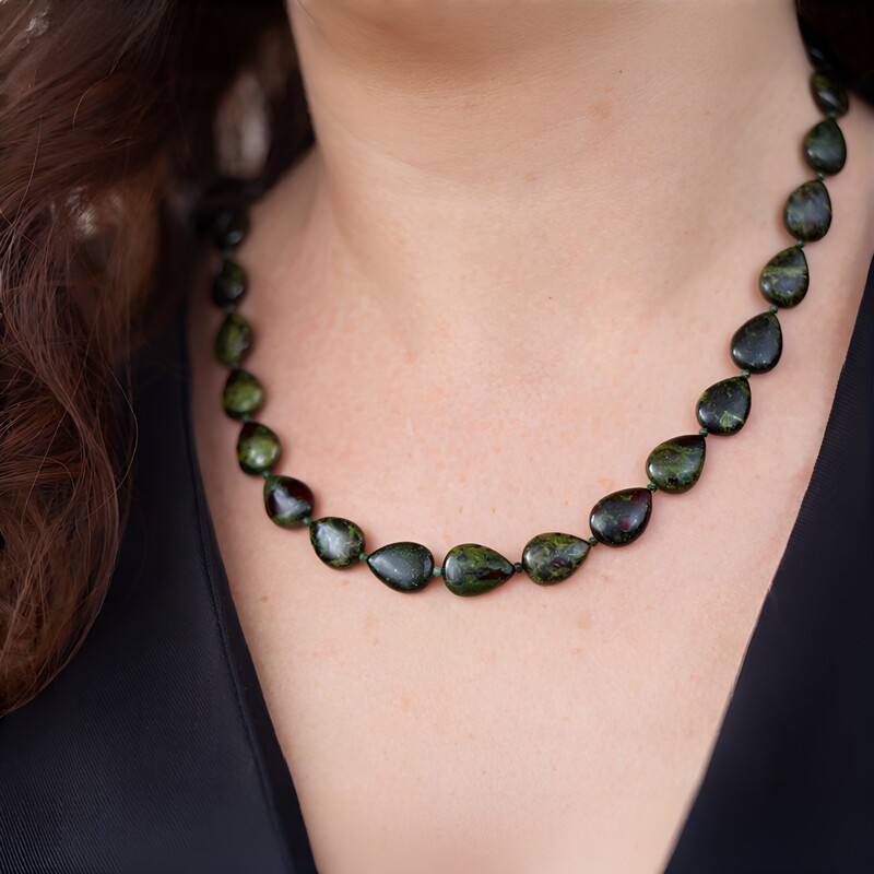 Collana in argento con Diaspro Sangue di Drago