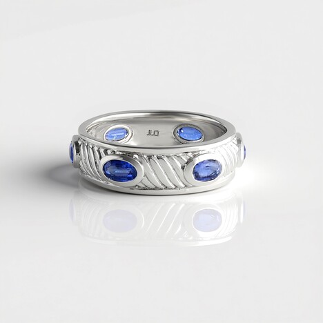 Anello in argento con Cianite del Nepal