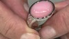 Zilveren ring met een roze opaal (de Melo)