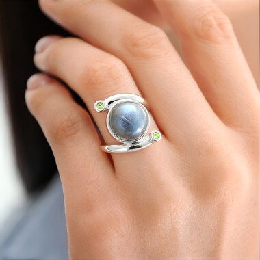Anello in argento con Labradorite Verde Maniry (KM by Juwelo)