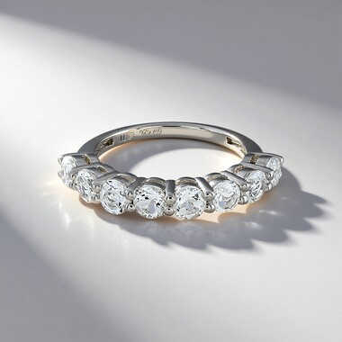 Zilveren ring met witte topaasstenen