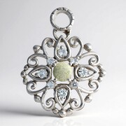 Colgante en plata con Espectrolita