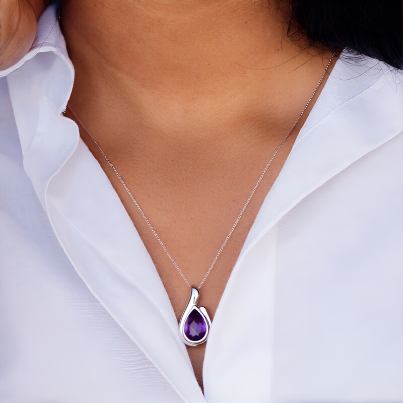Zilveren hanger met een amethist (Pallanova)