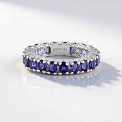 Anello in argento con Iolite