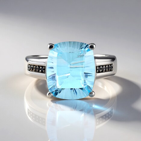 Anello in argento con Topazio Blu Cielo