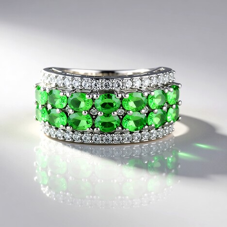 Anello in argento con Tsavorite della Tanzania