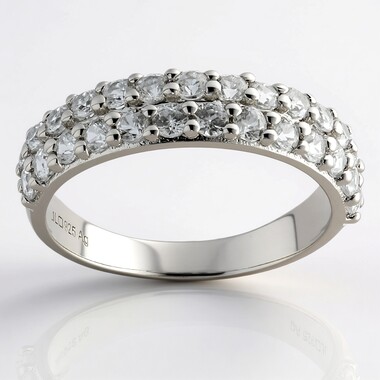 Anillo en plata con Zircón