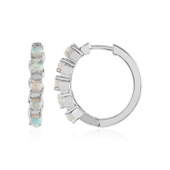 Zilveren oorbellen met Welo-opalen