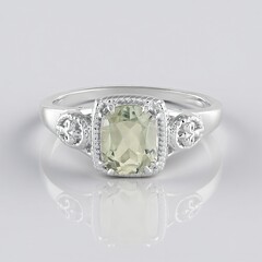 Anello in argento con Ametista Verde