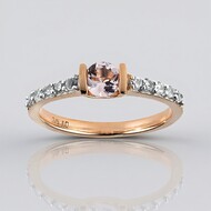 Gouden ring met een Onverhitte Roze Beril