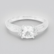 Anillo en plata con Goshenita