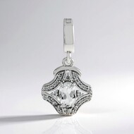 Pendentif en argent et Pétalite