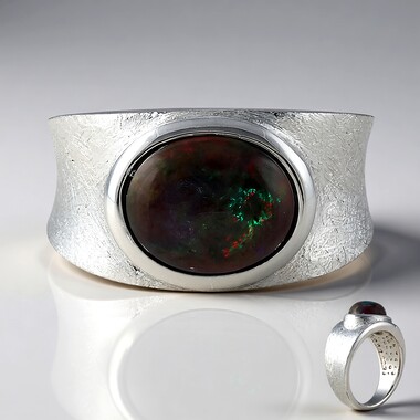 Anello in argento con Opale Mezezo