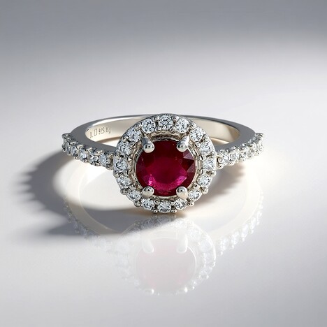 Anello in argento con Rubino del Madagascar