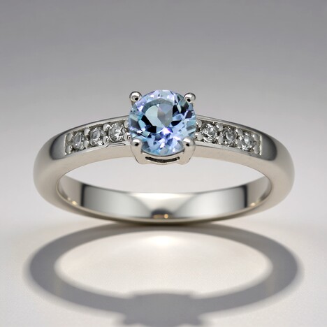 Anello in argento con Topazio Blu Cielo