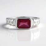 Anello in argento con Rubino Bemainty