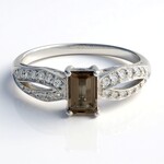 Anello in argento con Quarzo Fumè