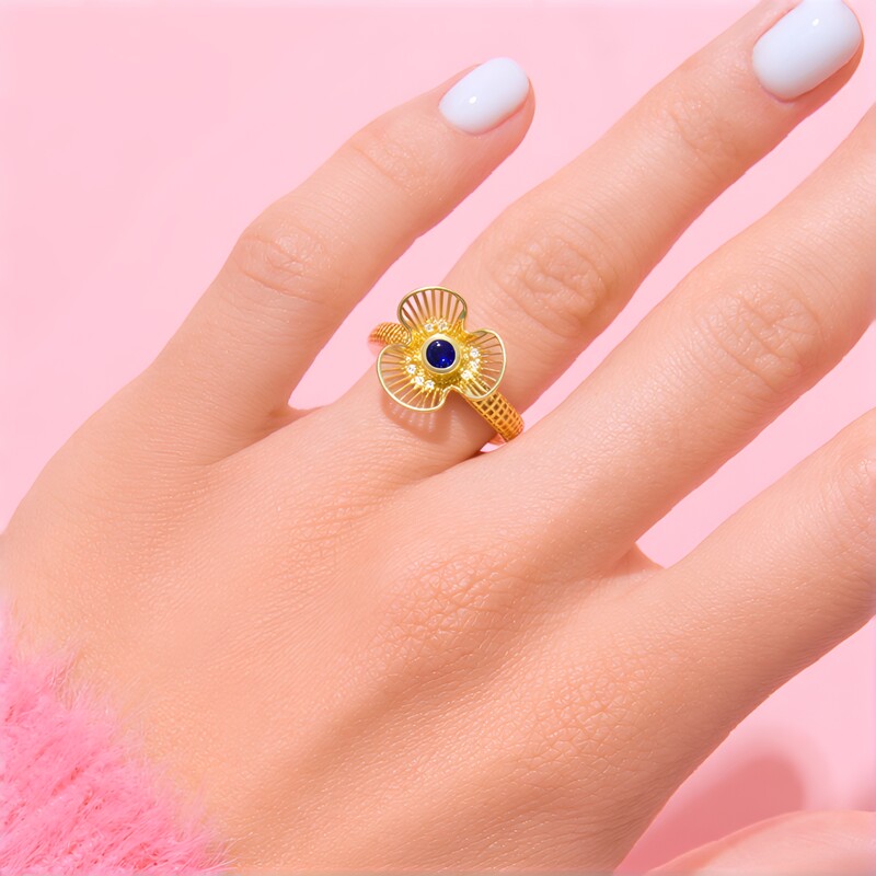 Bague en or et Saphir bleu (Ornaments by de Melo)