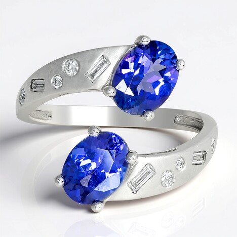 Anello in oro con Tanzanite AAA (CIRARI)