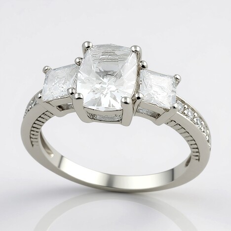 Anello in argento con Danburite