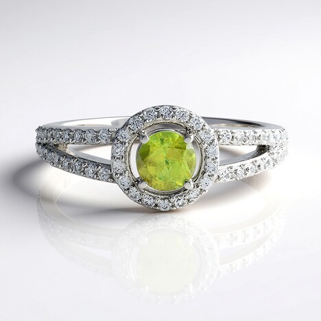 Anello in argento con Sfene