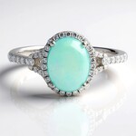 Anello in oro con Opale di Welo AAA
