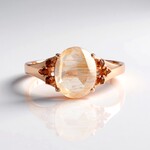 Anillo en plata con Cuarzo rutilado cobre