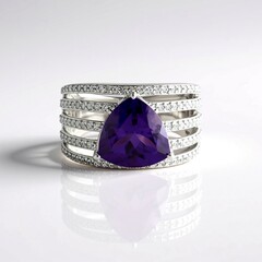 Anello in argento con Ametista Siberiana