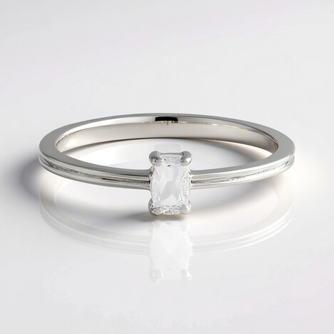 Anello in argento con Petalite