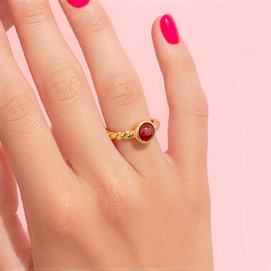 Zilveren ring met een Mozambique granaat