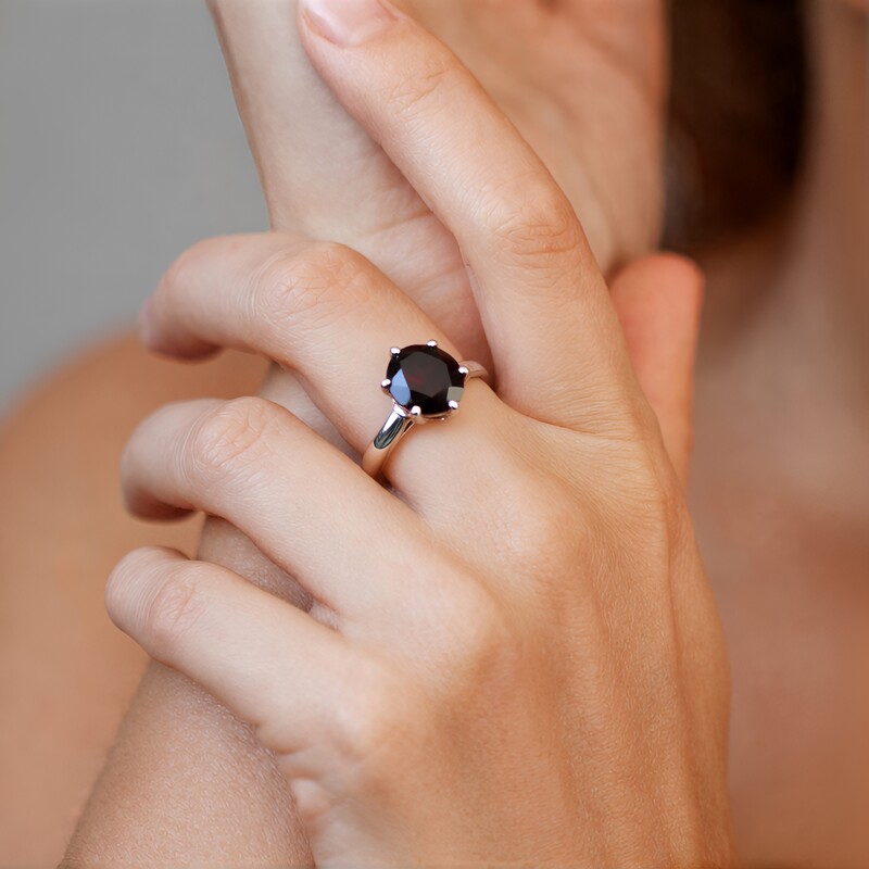 Bague en argent et Grenat du Mozambique