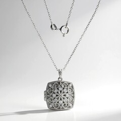 Collana in argento con Zircone (Adela Silber)