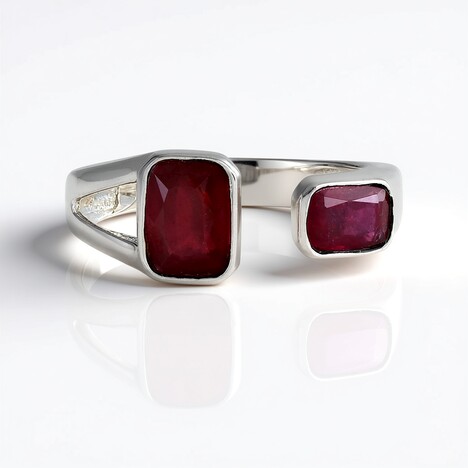 Anello in argento con Rubino del Madagascar