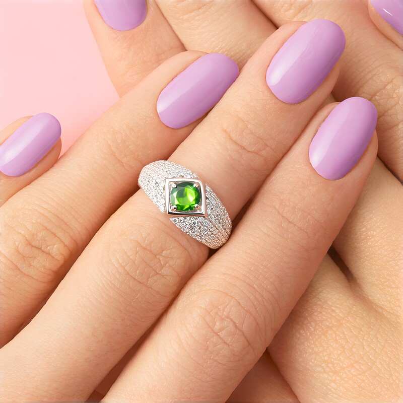 Zilveren ring met een Mezezo opaal (de Melo Essence)
