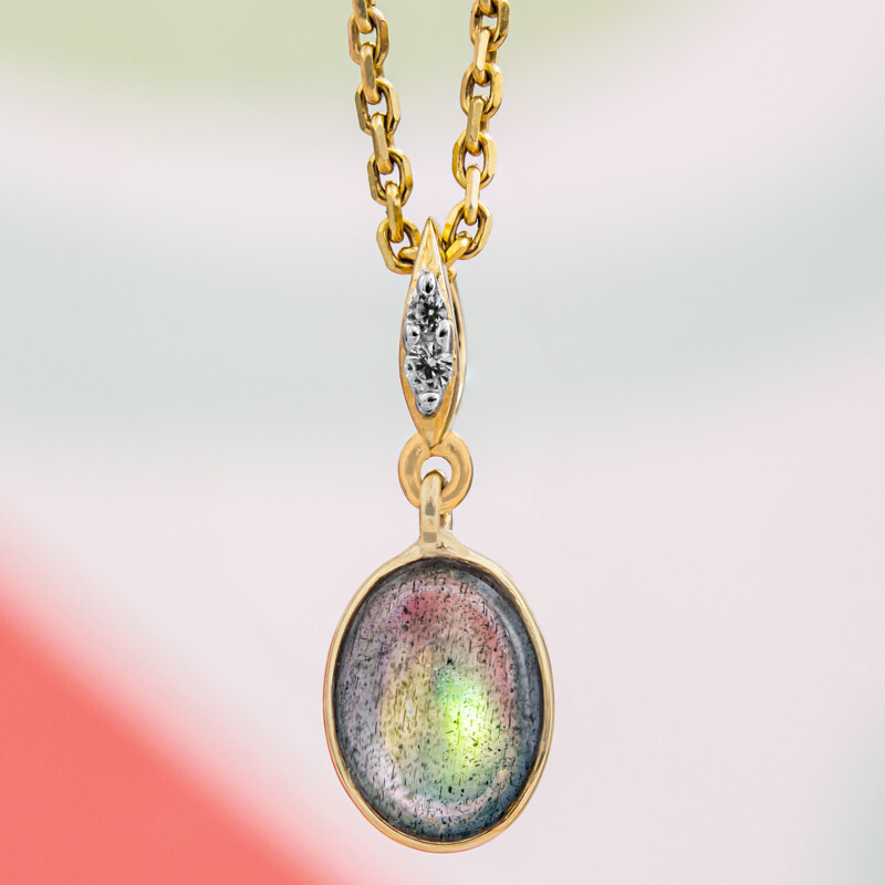 Grüner Maniry-Labradorit-Goldanhänger