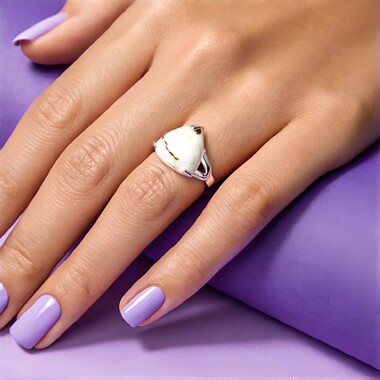 Zilveren ring met een Magnesiet