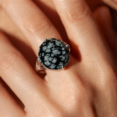 Anello in argento con Ossidiana Fiocco di Neve